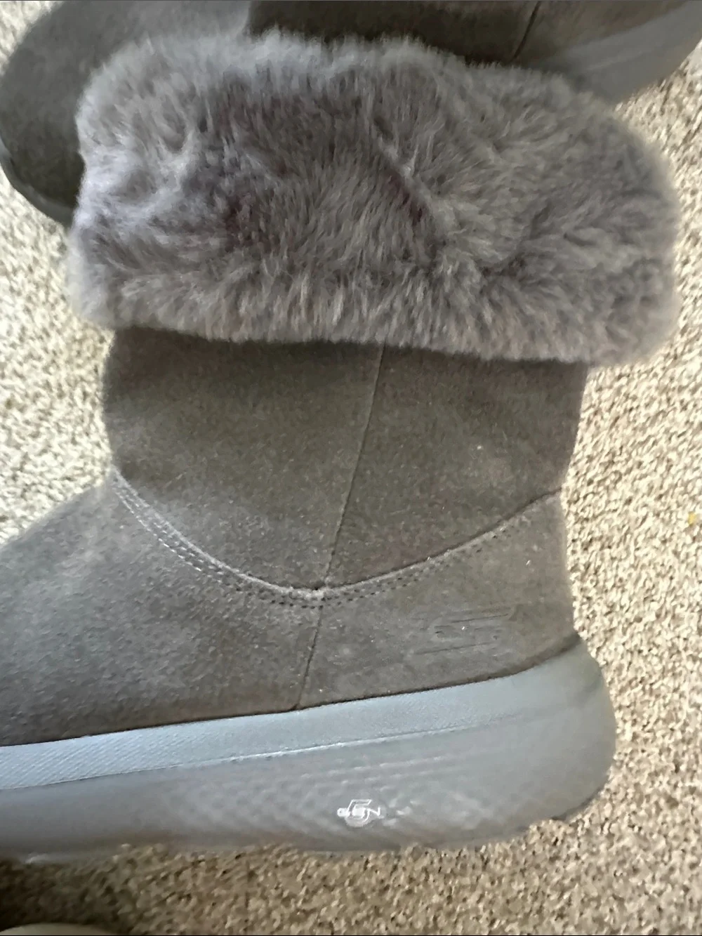 Skechers Gen 5 Cozy Women's Short Fur-Lined Ankle Boots - Gray size 6.5 New